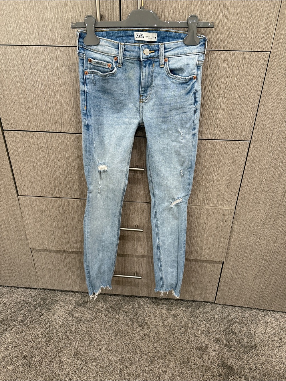 Zara Light Wash Ripped Skinny Jeans - Women's
